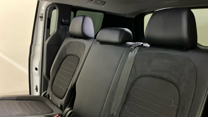 Volkswagen ID. Buzz 210kW Style Pro 79kWh 5dr Auto [Design+] Electric Estate - Image 16